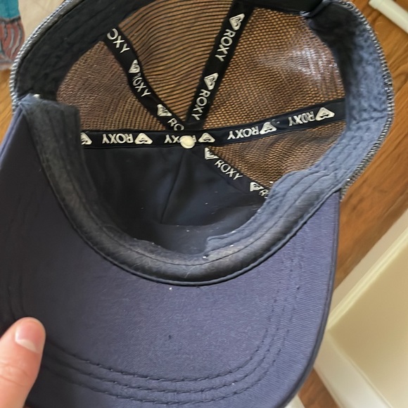 Old school Roxy trucker hat - Picture 3 of 4